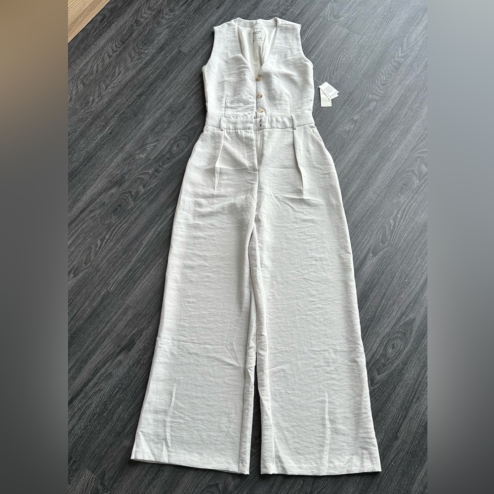 Sleeveless White Jumpsuit